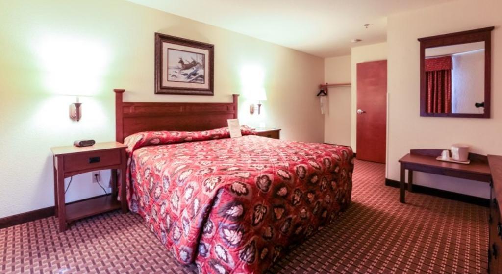 Mountain Inn & Suites Airport - Hendersonville Ngoại thất bức ảnh