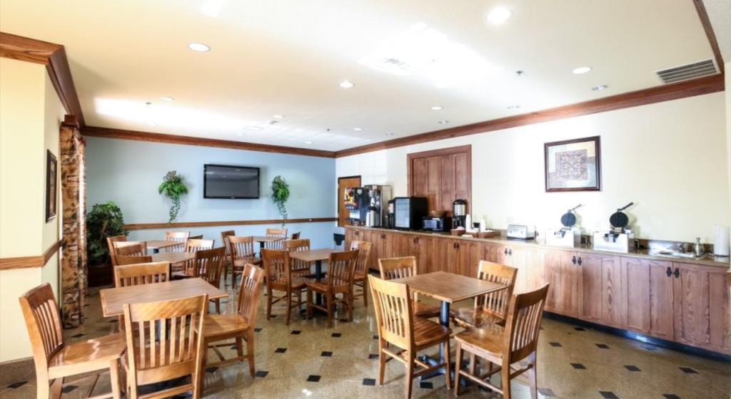 Mountain Inn & Suites Airport - Hendersonville Ngoại thất bức ảnh