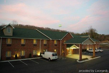 Mountain Inn & Suites Airport - Hendersonville Ngoại thất bức ảnh